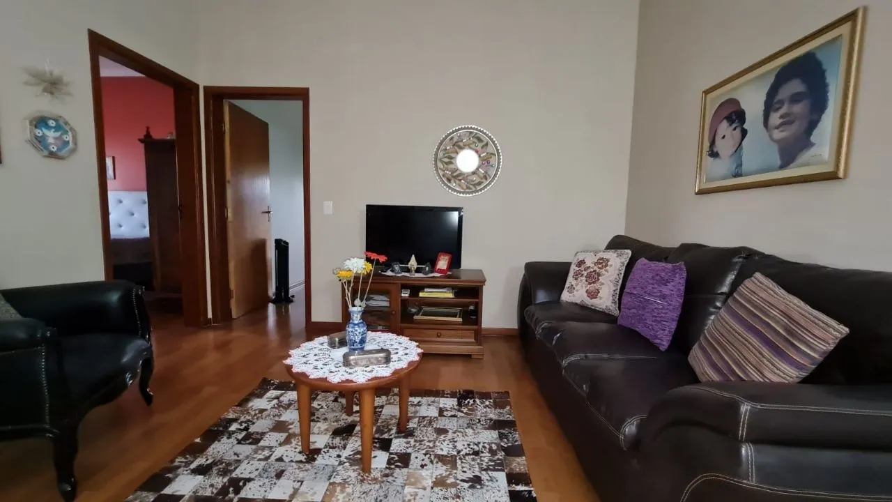 Imagem Sobrado à venda em condomínio Ibiti Royal