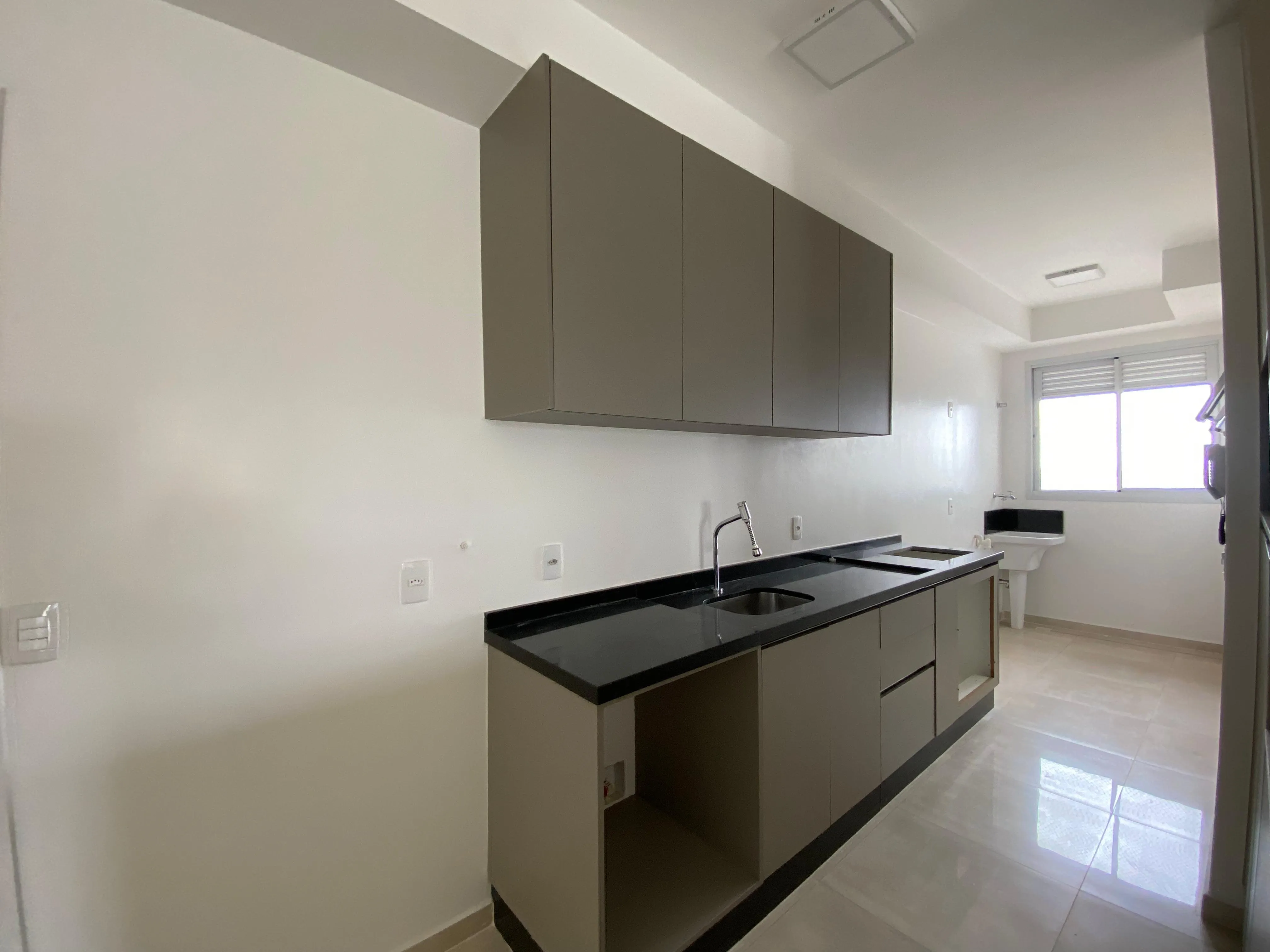 Imagem Lindo Apartamento de 83m² de 3 Dormitórios sendo 1 Suíte no Edifício Residencial Mandúria