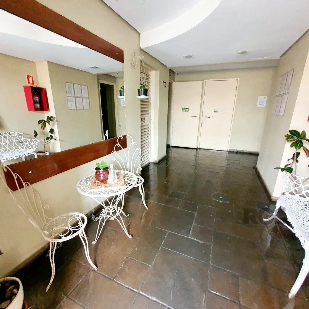 Imagem Apartamento de 2 dormitórios e vaga no Cristal