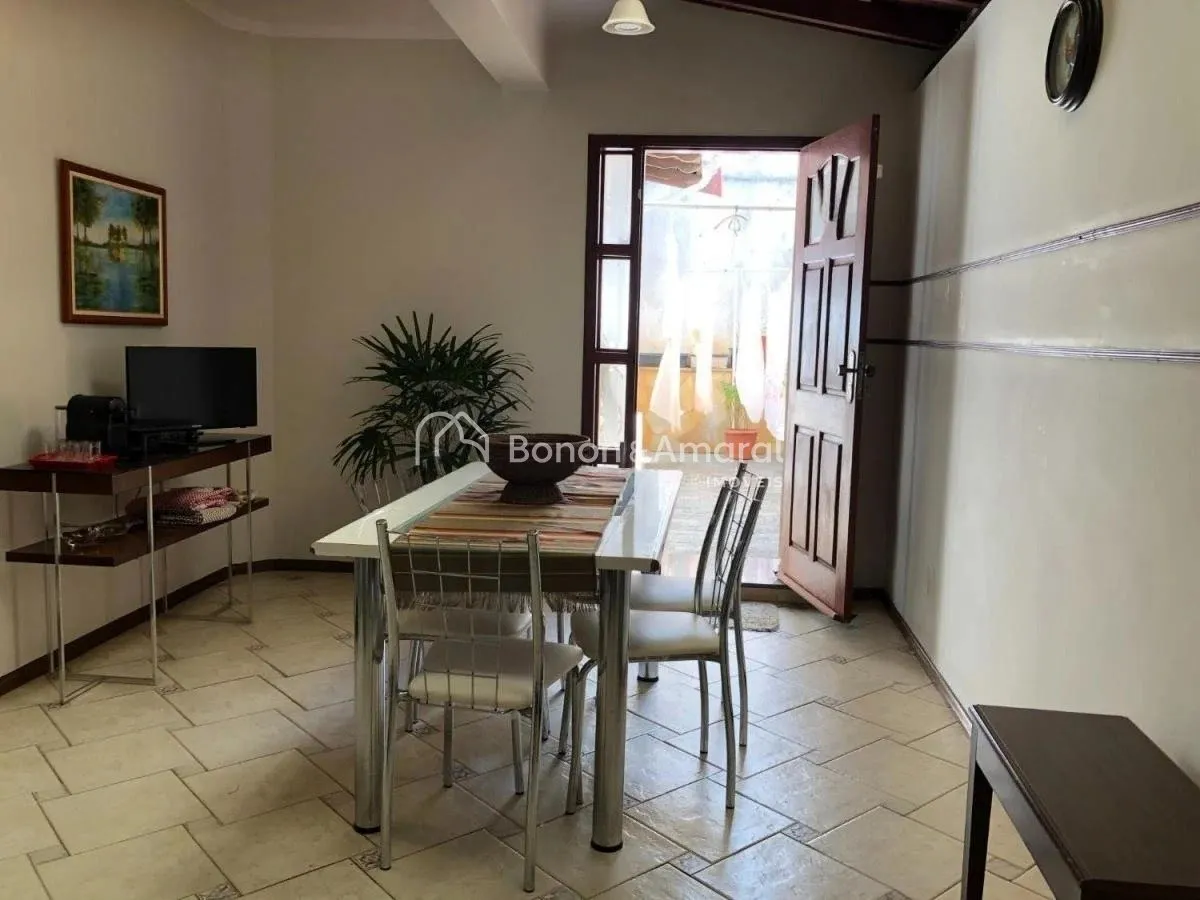 Imagem Casa à venda próxima à Lagoa do Taquaral em Campinas