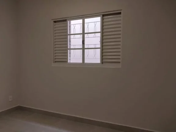 Imagem CASA TÈRREA À VENDA EM UM EXCELENTE BAIRRO