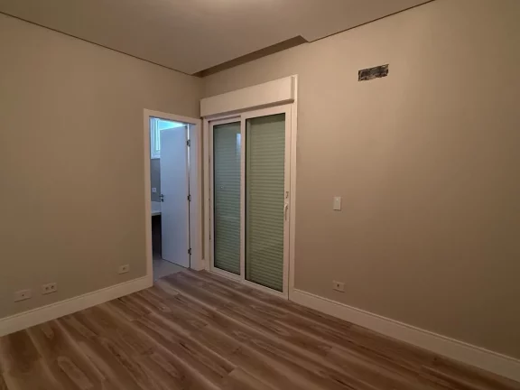 Imagem Casa em Condomínio com 4 quartos em Santa Felicidade