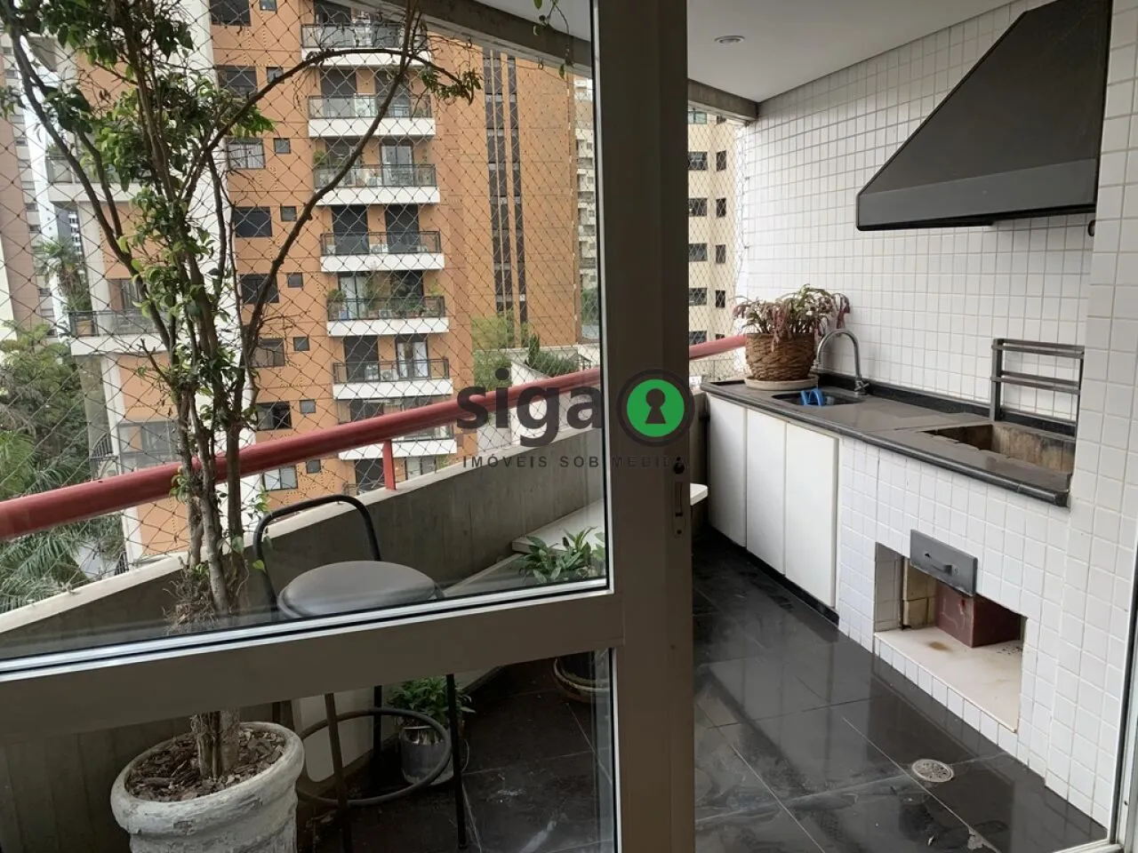 Imagem VENDE na Vila Andrade (Região do Morumbi) Apartamento com 3 quartos suítes e 4 Vagas + Depósito