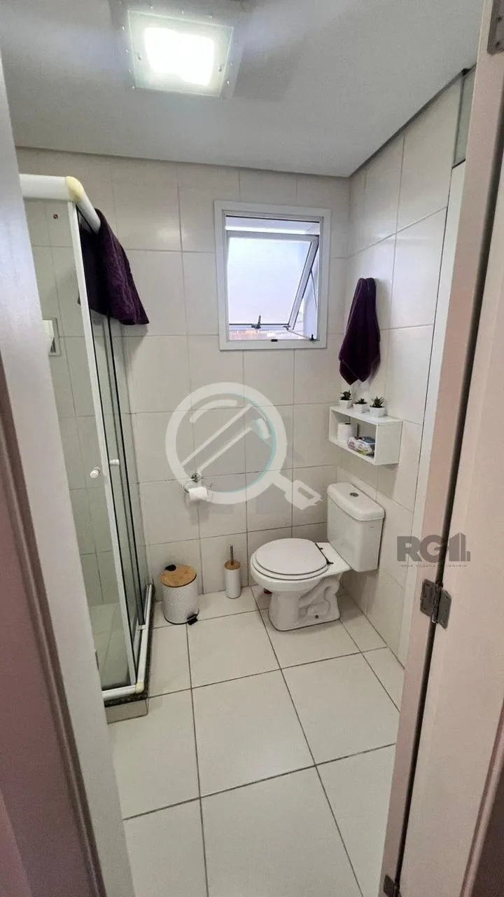 Imagem Apartamento de um dormitório localizado no charmoso Bairro Menino Deus, apresenta-se semi-mobiliado...