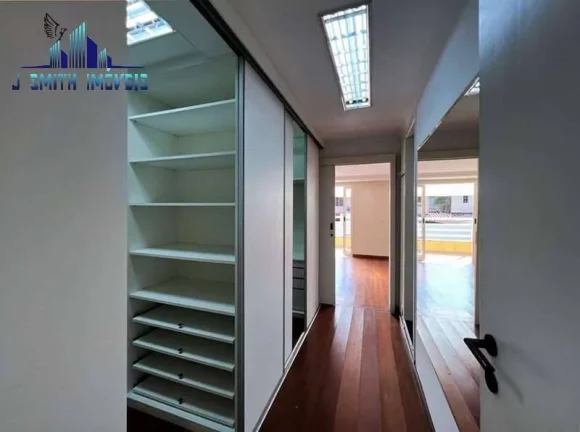Imagem Casa 4 dorm/2sts, repleta de armários, piscina, gourmet, clube completo!