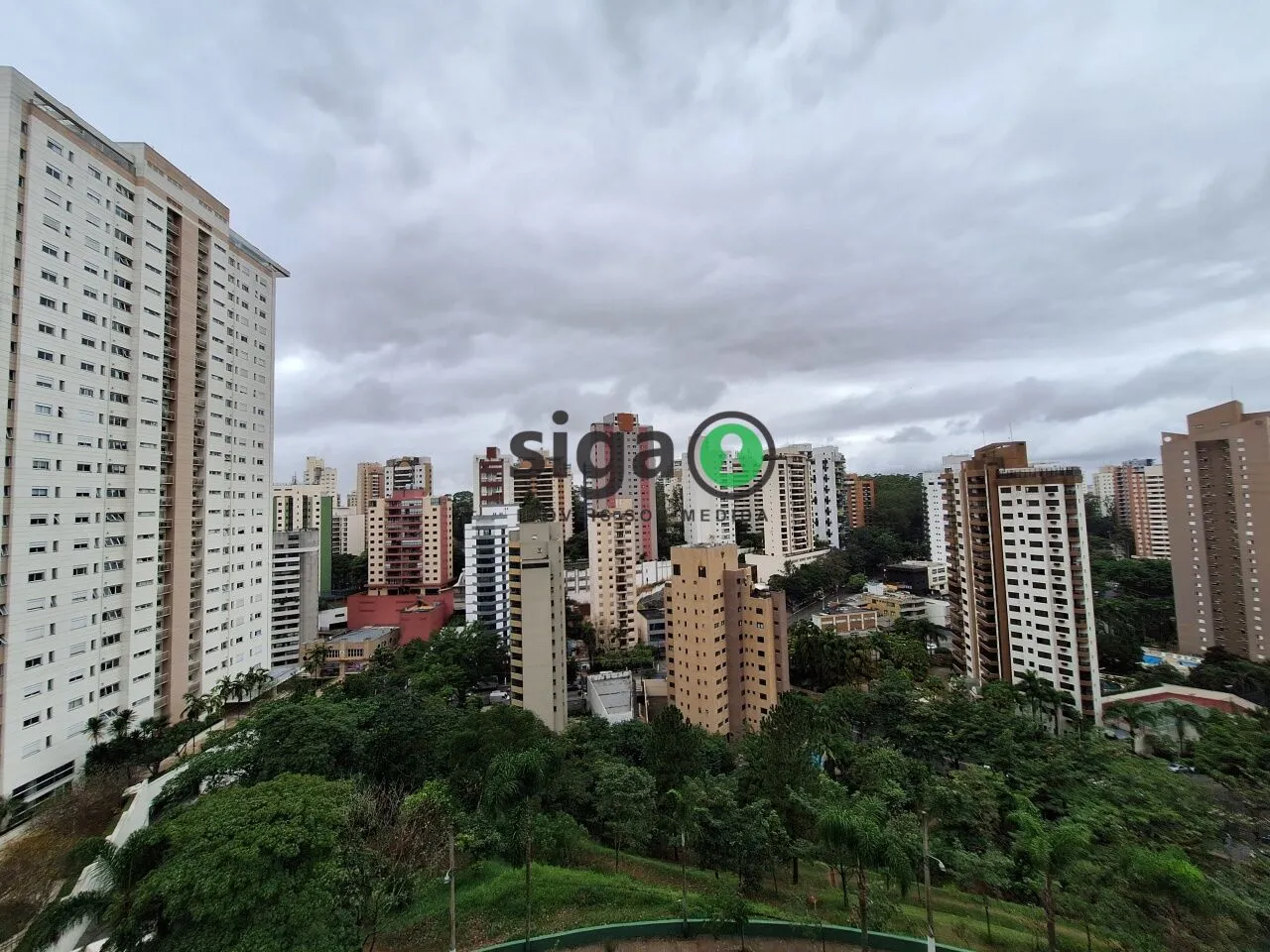 Imagem Apartamento com 4 Dormitórios, 4 vagas, 281m2 à venda no Panamby.