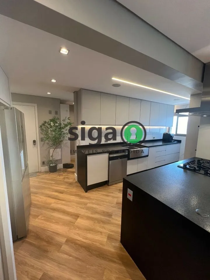 Imagem Apartamento com 149m2, 3 Suites, 4 banheiros 2 vagas demarcadas e deposito de 3m2