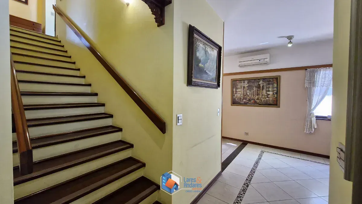 Imagem Casa para venda em Vila Inah com 4 quartos, sendo 2 suítes, 320m²