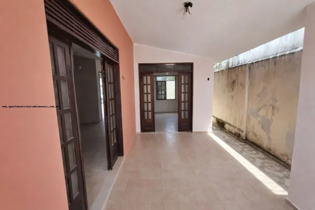 Imagem Casa para Venda em Natal, Pitimbu, 4 dormitórios, 1 suíte, 2 banheiros, 3 vagas