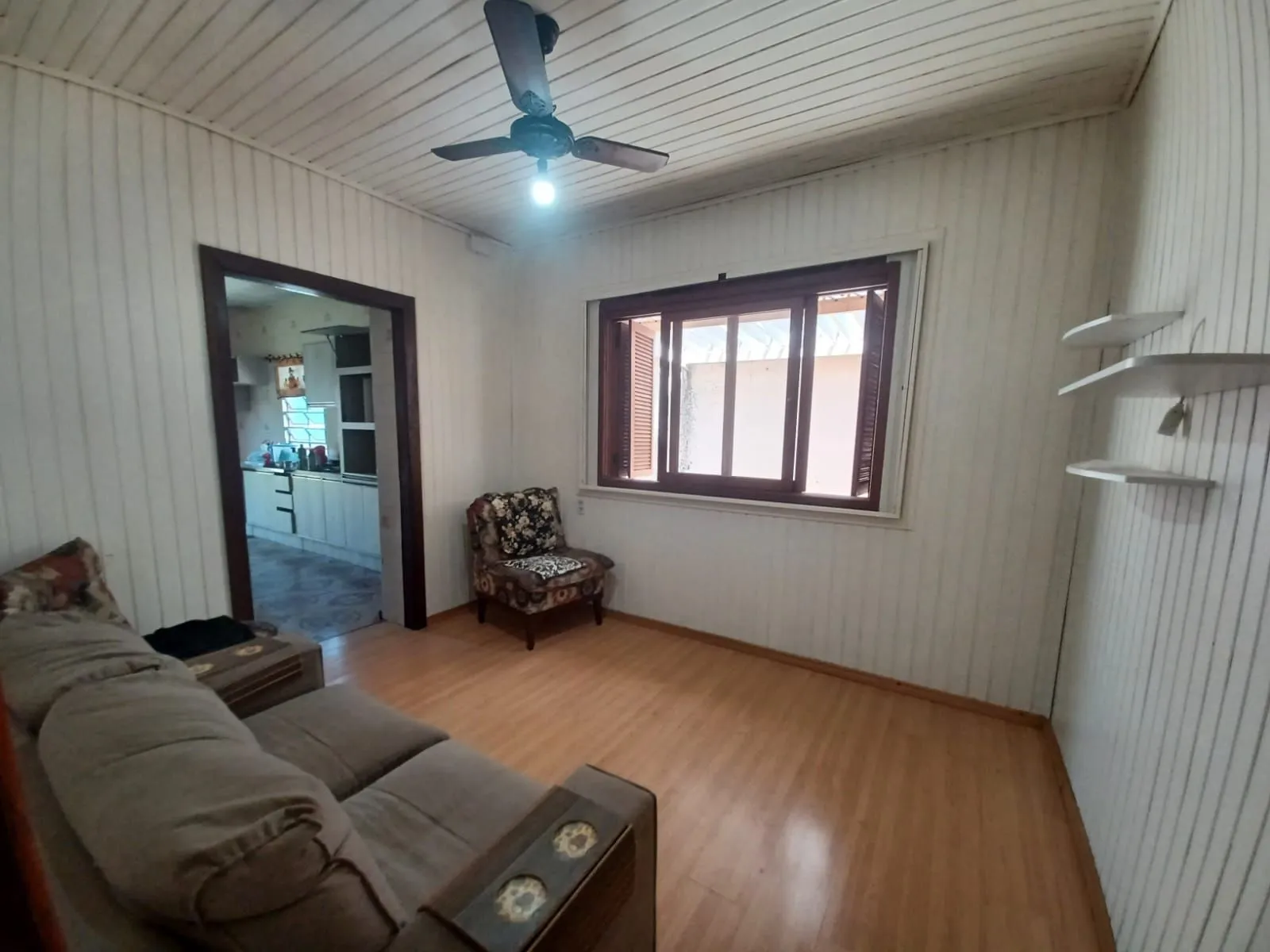 Imagem Casa de 3 quartos, suíte e patio no bairro Medianeira em POA
