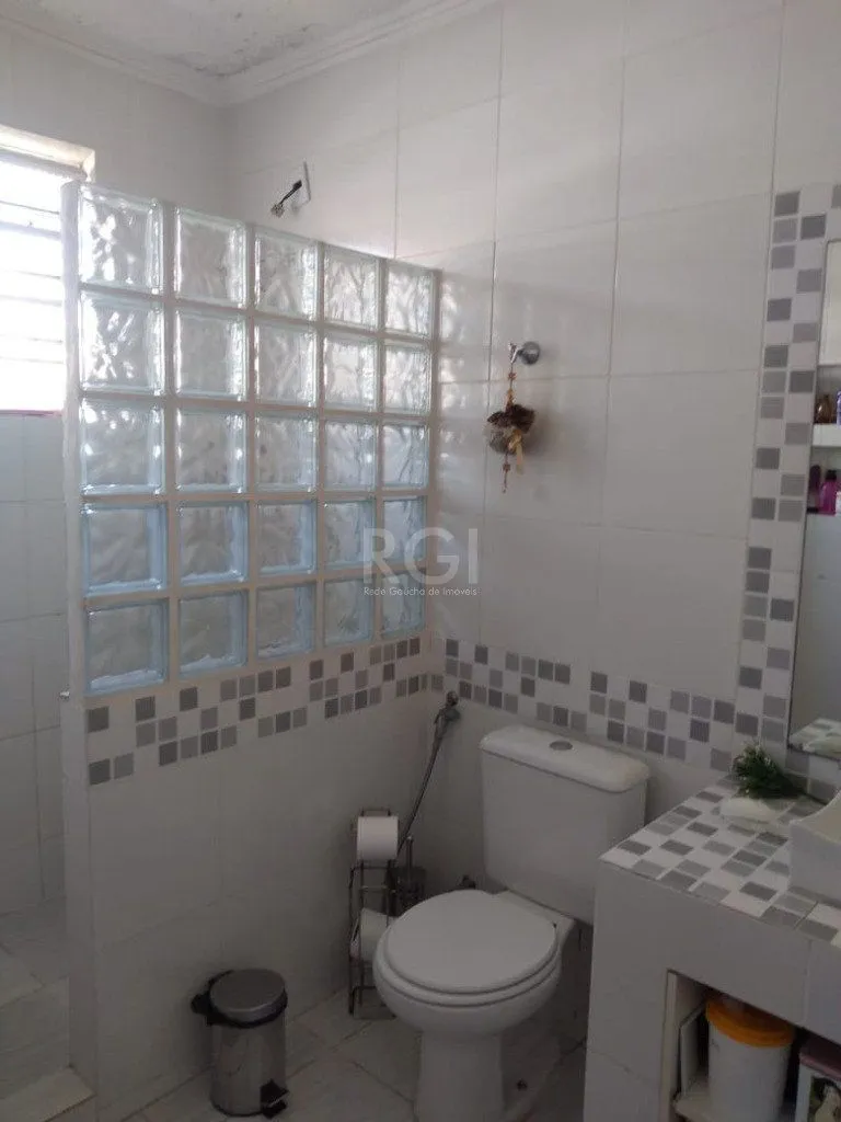 Imagem Casa para Venda - 254m², 3 dormitórios, 2 vagas - Sarandi