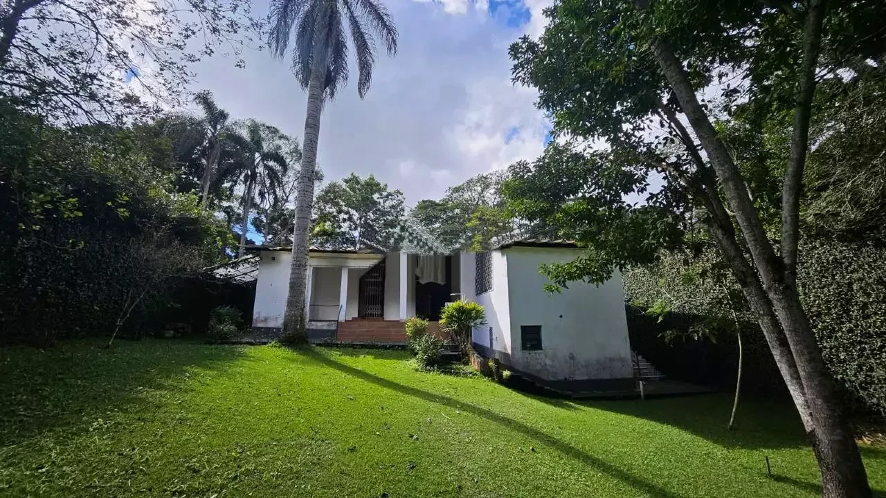 Imagem Casa com 3 Quartos à Venda, 290 m² em Centro - Embu das Artes