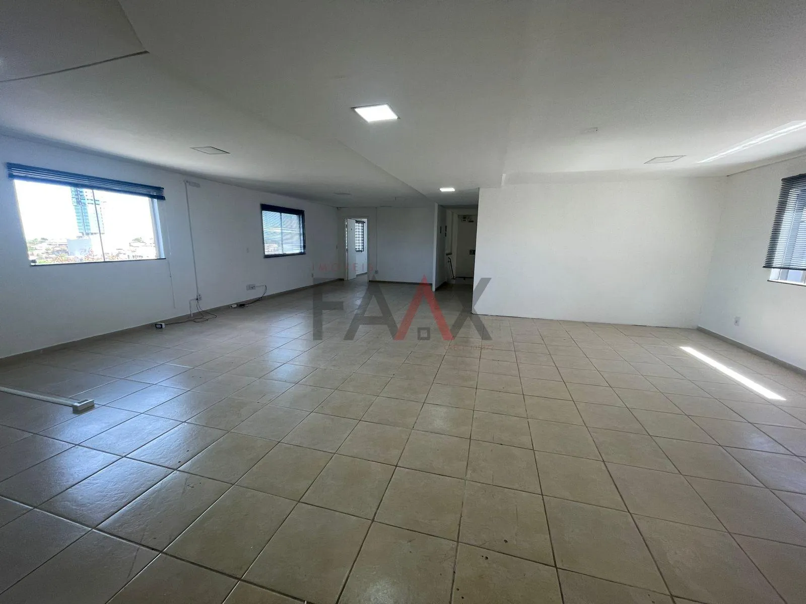 Imagem Excelente Sala Comercial para locação em cima da Odontocenter, CENTRO - Gpva, GUARAPUAVA - PR