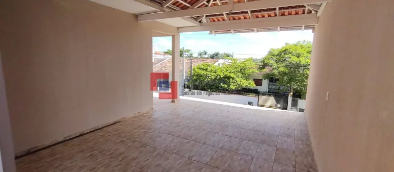 Imagem Sobrado praia da Enseada São Francisco do sul com piscina.