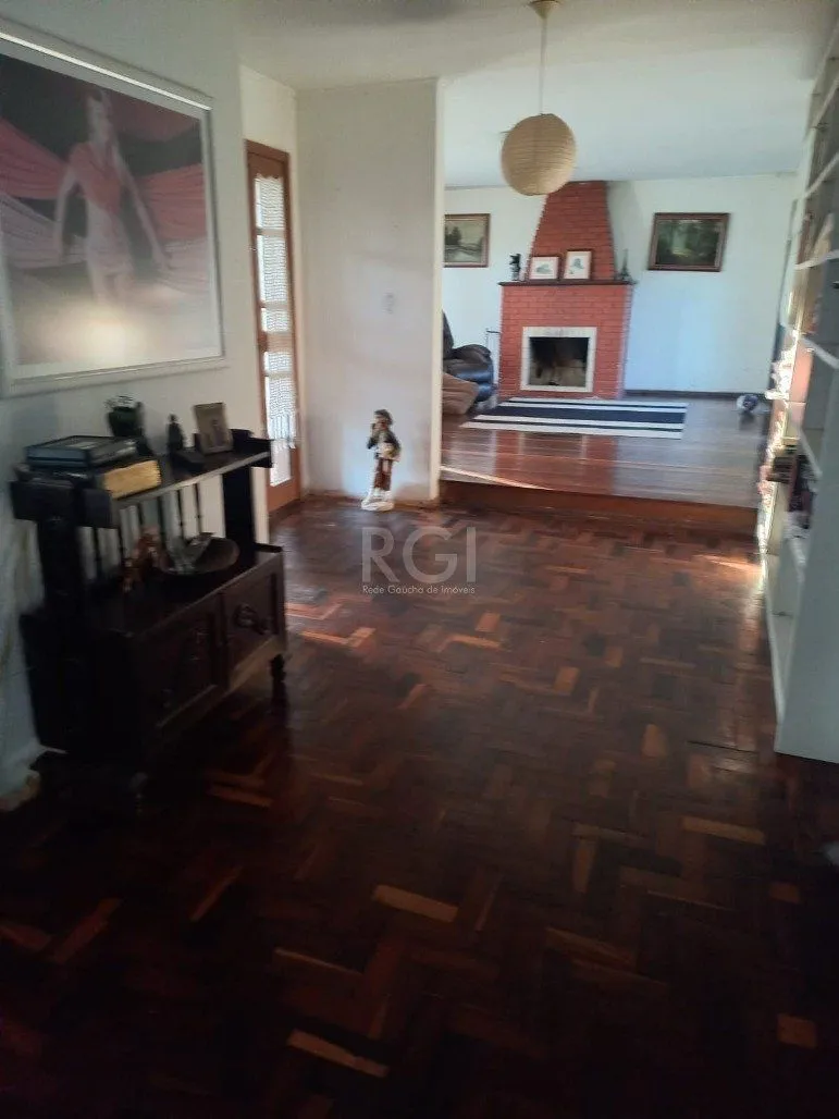 Imagem Casa para Venda - 256.44m², 4 dormitórios, sendo 1 suites, 4 vagas - Cavalhada