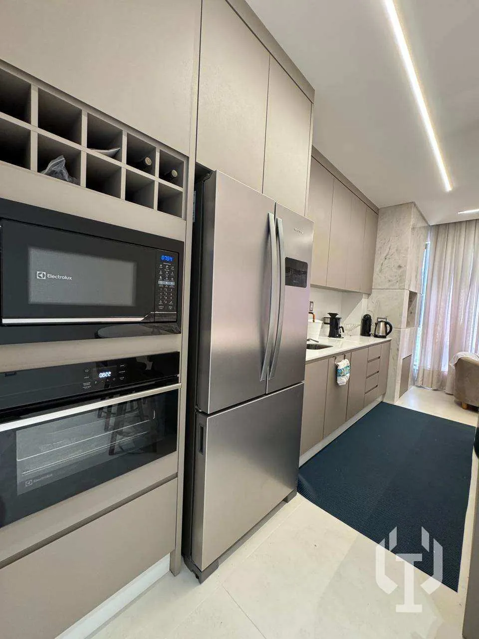 Imagem Apartamento para alugar em Itapema, Meia praia, com 4 quartos, 180m2
