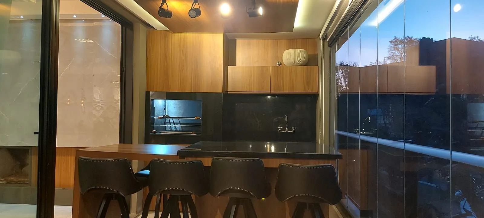 Imagem Apto em Ipanema 3 suites com sacada gourmet / 3 vagas