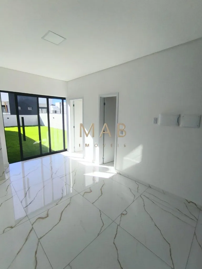 Imagem Imperdível casa à venda em Florianópolis-SC, 3 suítes sendo uma master, sala estar, Lavabo, vagas de garagem, 140,00m² - Ingleses do Rio Vermelho!