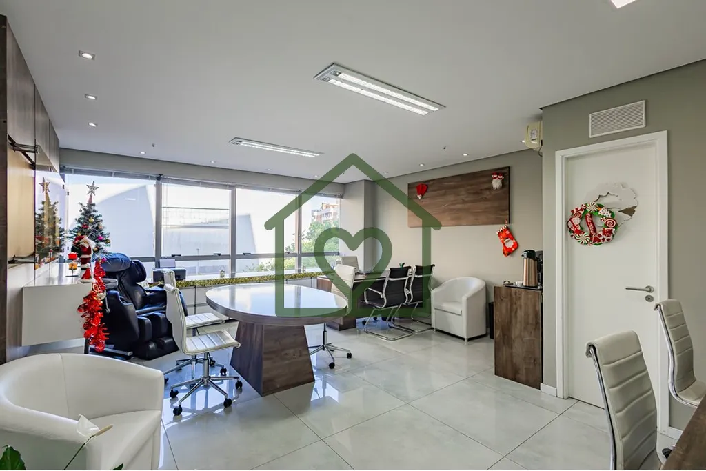 Imagem Sala comercial de 37m2 no 7º andar da Rua Gutemberg, 151, Torre 2, na Zona Petrópolis, com piso po...