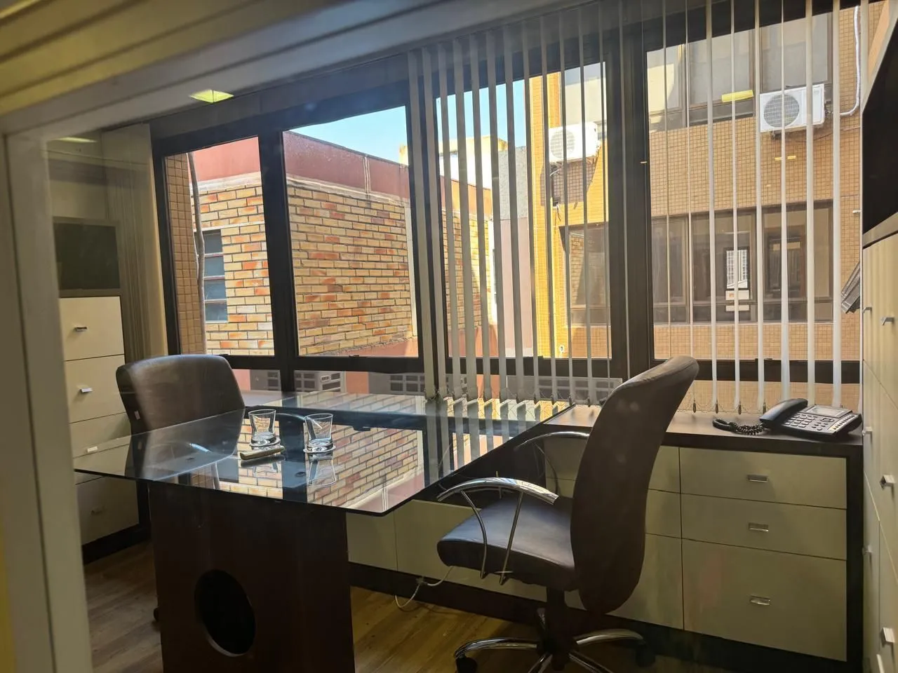 Imagem Sala comercial mobiliada com 42m² no bairro Praia de Belas DESOCUPADA
