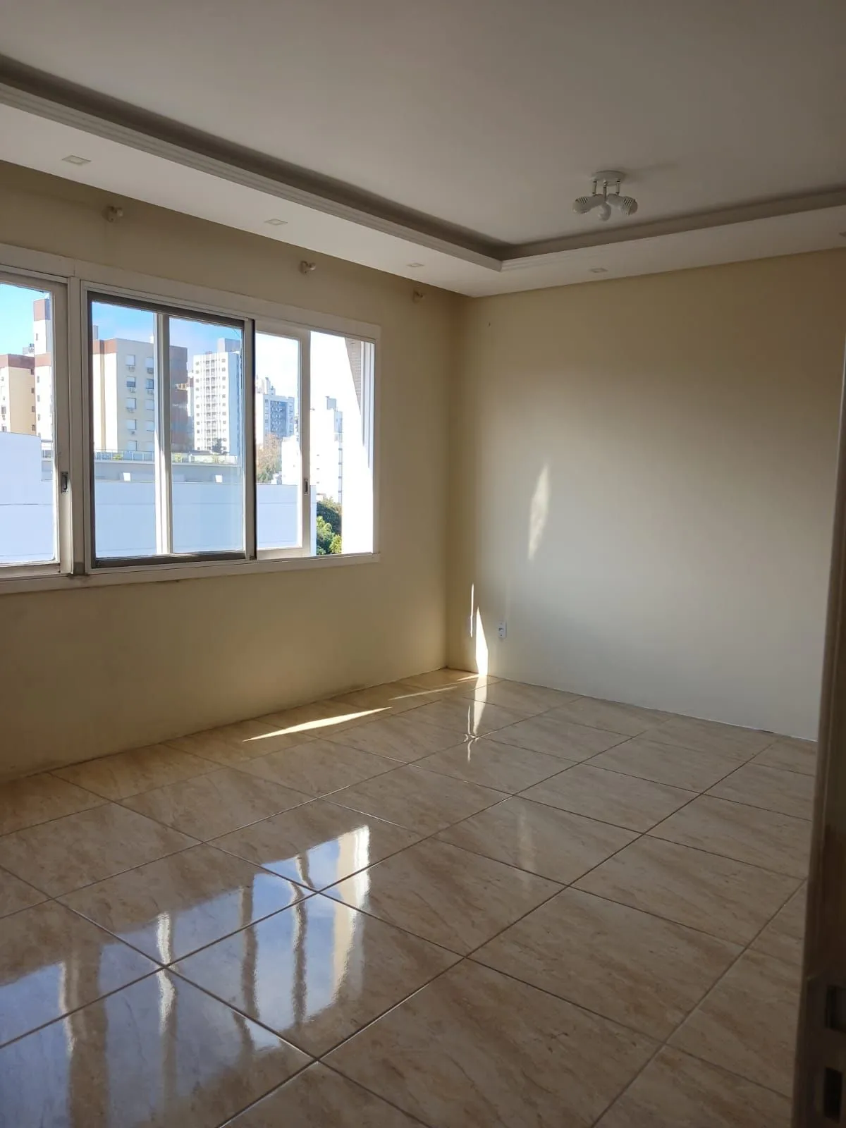 Imagem Apartamento três dormitórios ( uma suíte) panorâmico