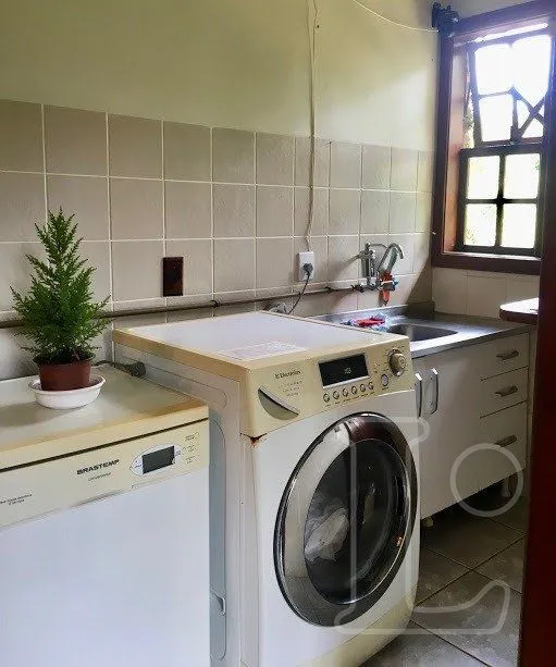Imagem Casa para Venda - 570m², 3 dormitórios, sendo 1 suites, 2 vagas - Hípica