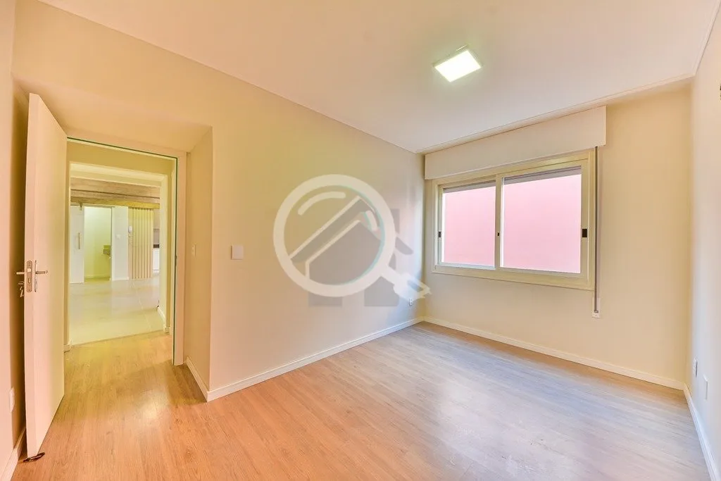 Imagem Apartamento finamente reformado em alto padrão com 2 dormitórios e 1 vaga de garagem no Bom Fim. L...