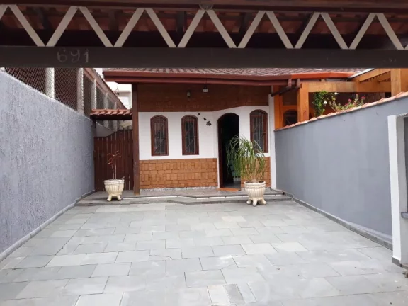 Imagem Casa em excelente localização no Itaguá