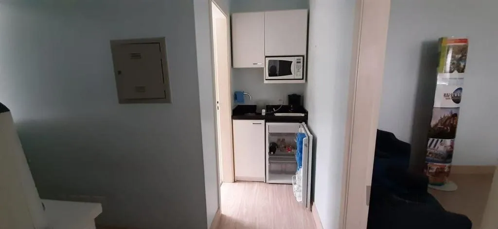 Imagem Sala comercial para Comprar com 1 vaga na Cristóvão Colombo.