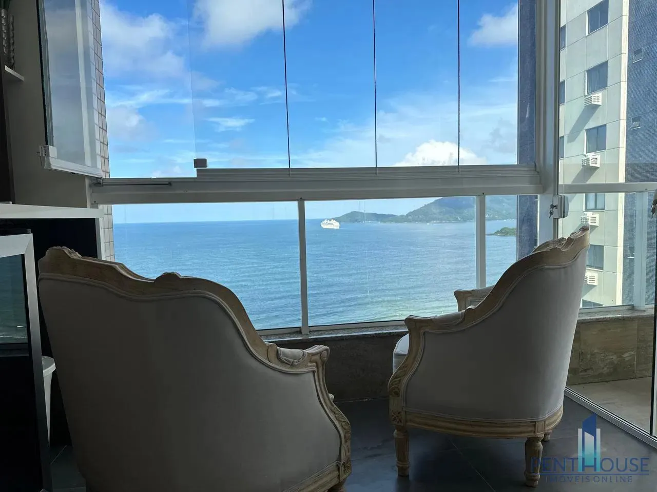 Imagem Apartamento Frente Mar para Venda em Balneário Camboriú, CENTRO, 4 dormitórios, 4 suítes, 5 banheiros, 3 vagas