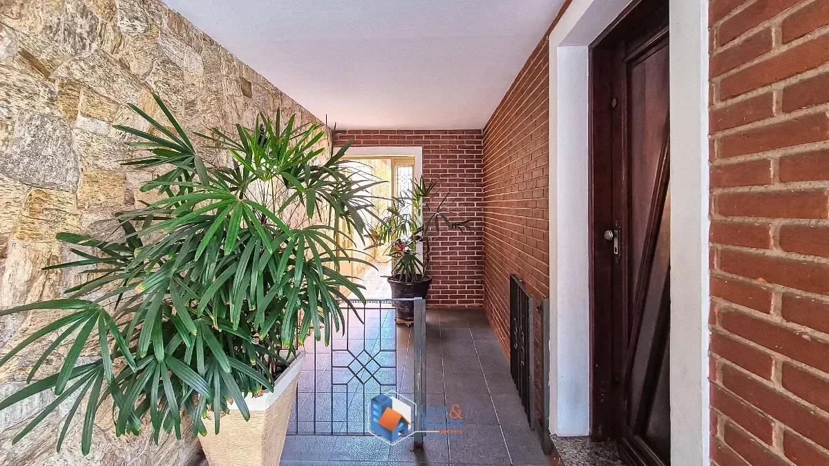 Imagem Casa para venda em Parque Novo Mundo com 5 quartos, sendo 2 suítes, 275m²
