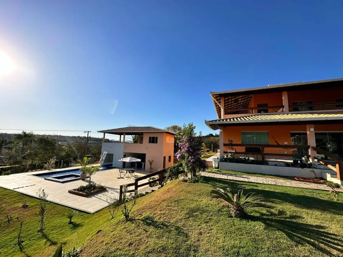 Imagem Vendo uma linda chácara em itatiaiuçu/MG , com área total de 3.400 m²,
