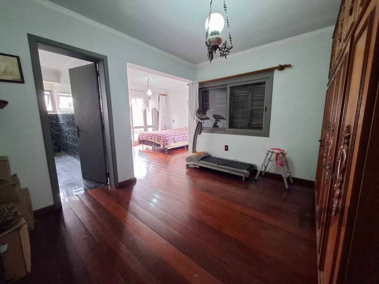 Imagem Casa com 537,00 m² com 04 dormitórios no Bairro Tristeza