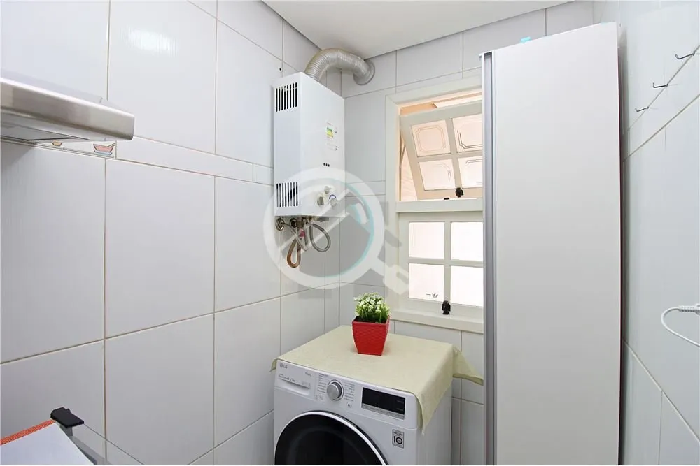 Imagem Maravilhosa casa de 02 dormitórios, um sacadão elegante em vidro blindex, com um toque especial de...