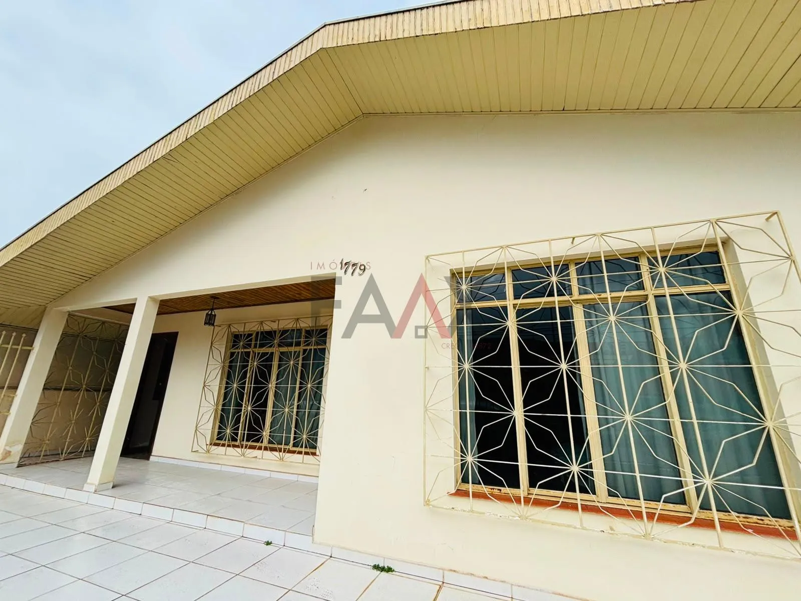Imagem Casa à venda, residencial ou comercial com 319.00 m², CENTRO, GUARAPUAVA - PR