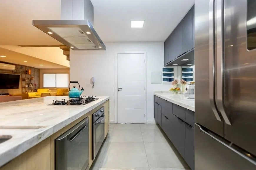 Imagem Casa com 4 Quartos à Venda, 320 metros em Bom Retiro - Curitiba