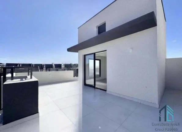 Imagem Sobrado com Ático, Terraço, 03 quartos c/suíte, Santa Felicidade em Curitiba PR