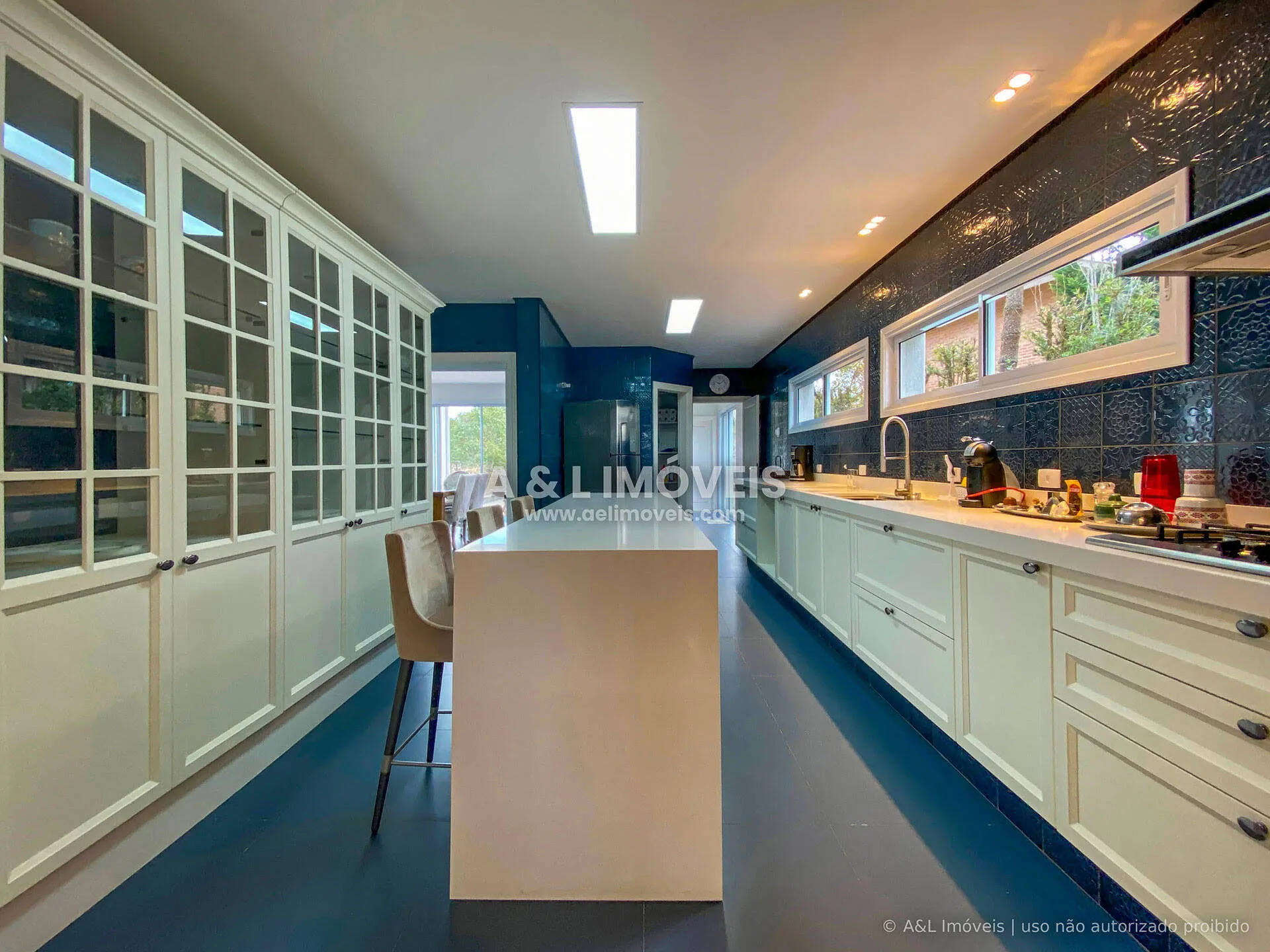 Imagem Casa de Luxo | Alto do Capivari | 793 m² | SPA e Casa de Hóspedes