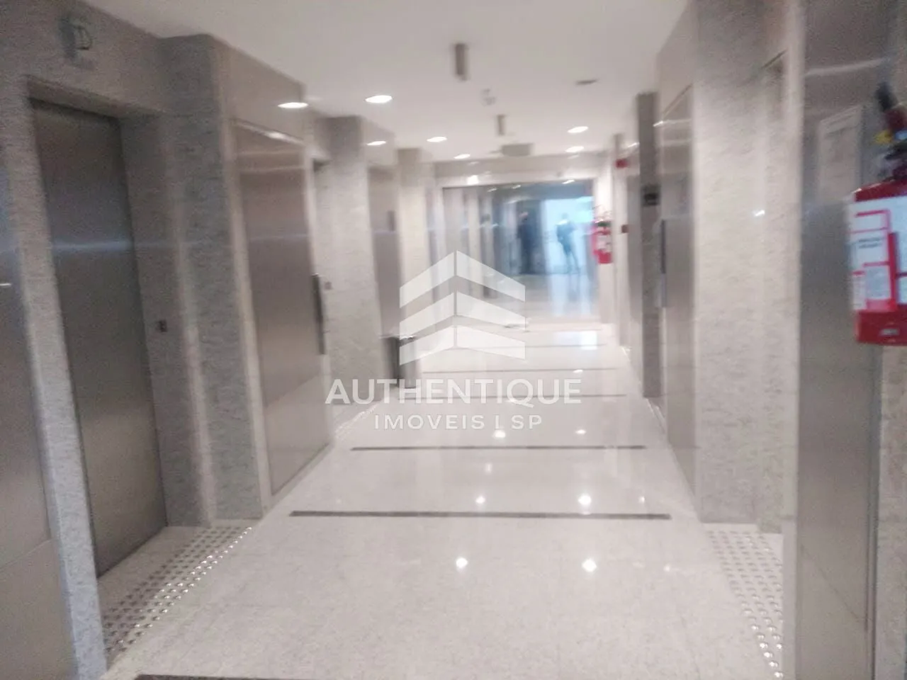 Imagem TORRE 2000 PINHEIROS - Sala Comercial em Pinheiros à venda