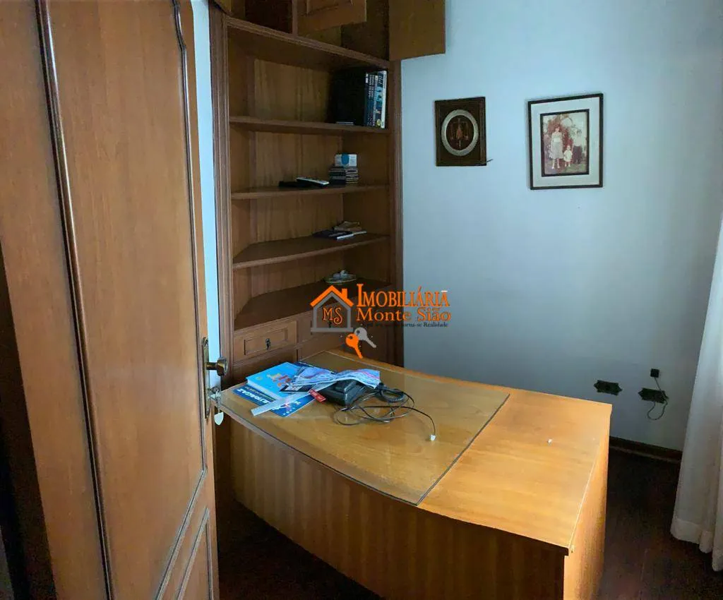 Imagem Sobrado com 4 dormitórios à venda, 530 m² por R$ 2.000.000,00 - Vila Galvão - Guarulhos/SP