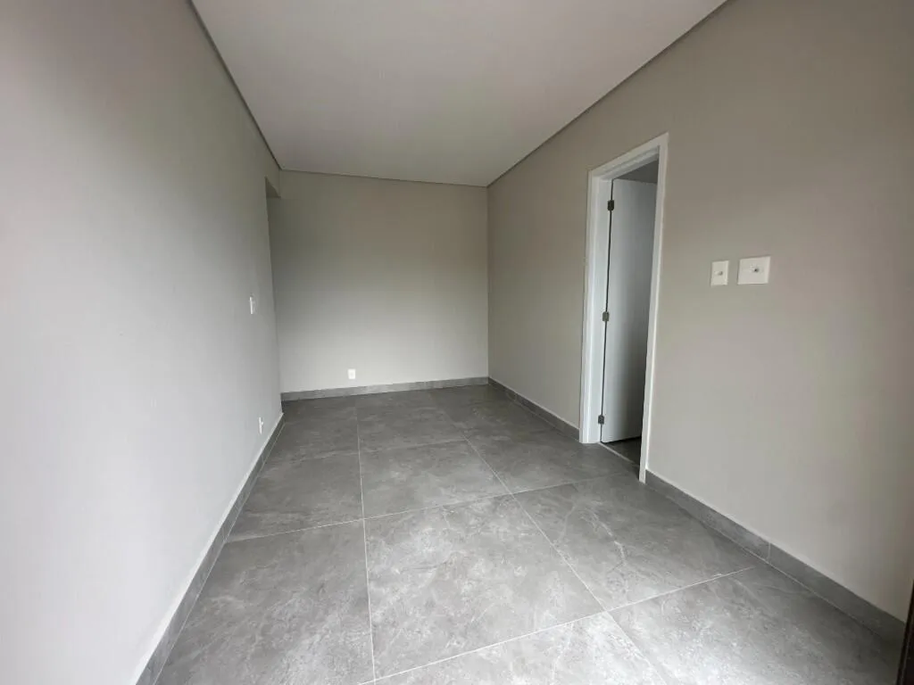 Imagem APARTAMENTO COM 131,61 m² - CANTO DO FORTE - PRAIA GRANDE SP