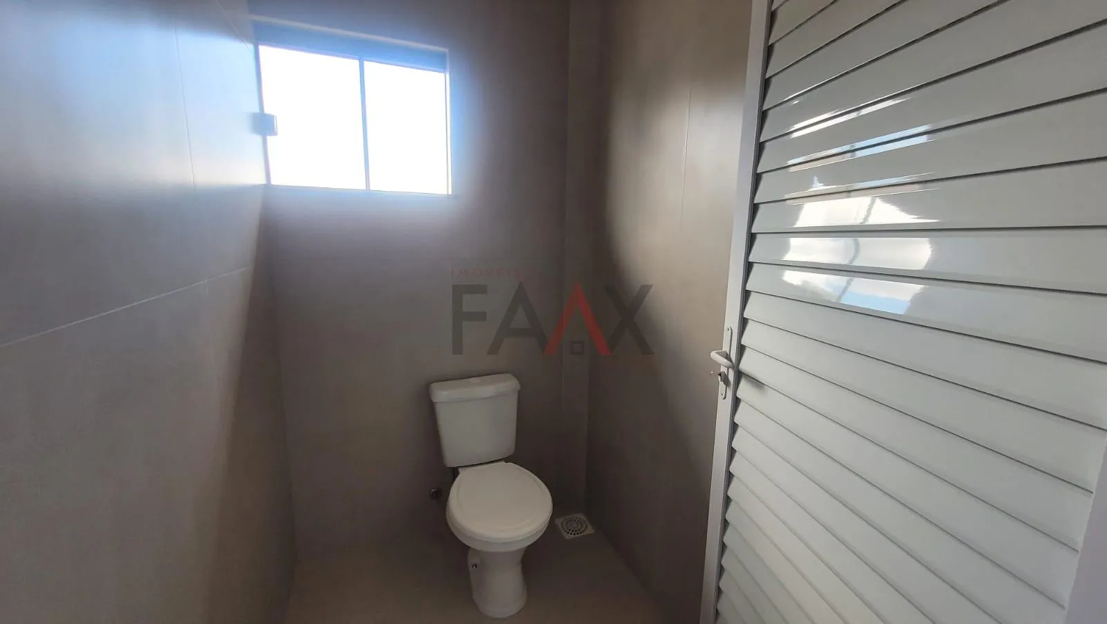 Imagem Excelente sala comercial na Xv de novembro em Guarapuava no Morro alto