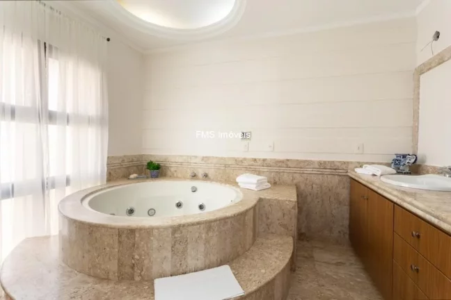 Imagem Apartamento de luxo na Vila Suzana, São Paulo-SP, com 4 quartos, 4 suítes e 387m² de área.