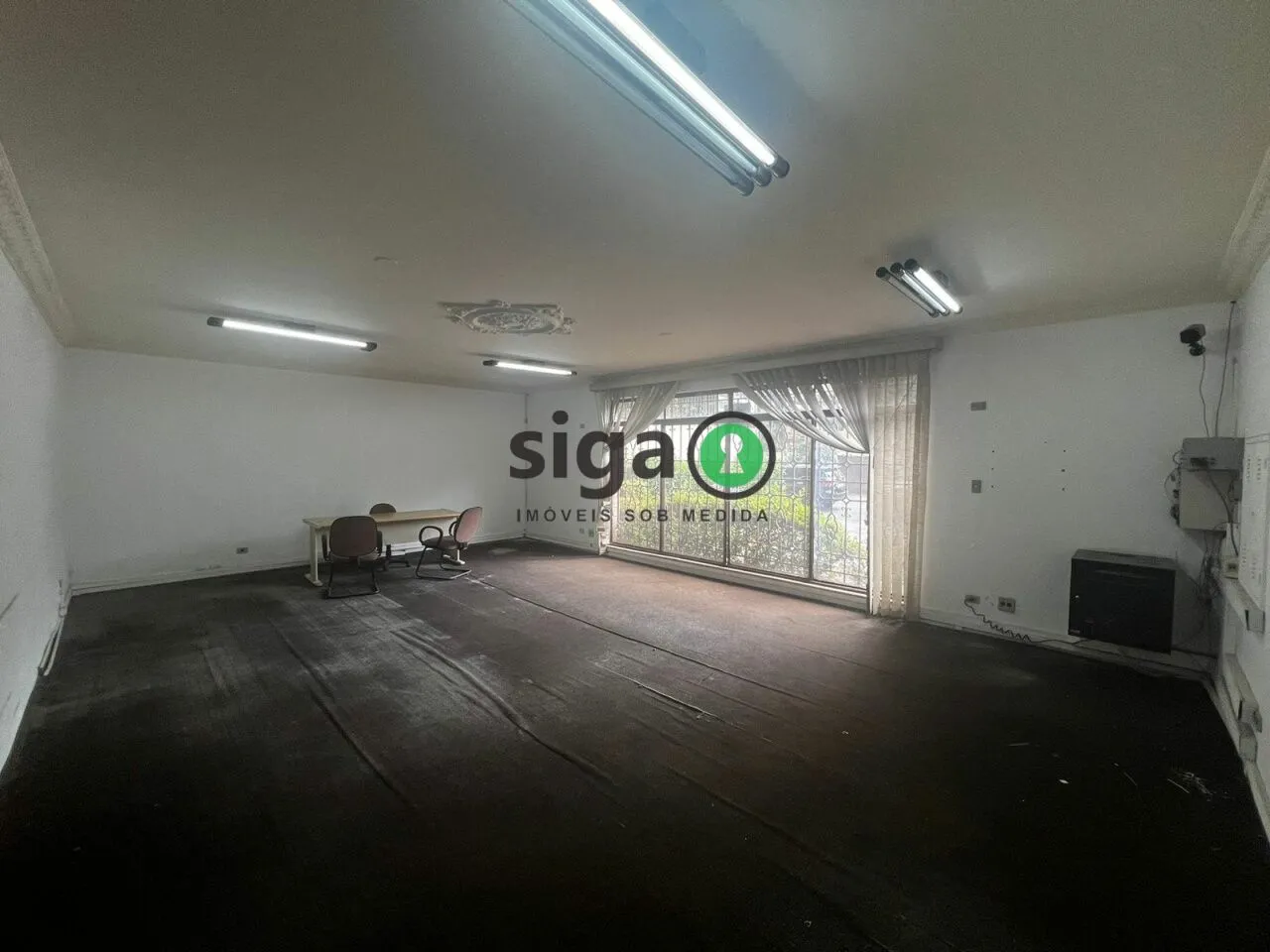 Imagem Casa Comercial para Venda ou Locação com 13 salas, 10 vagas, 9 banheiros no Jardim Paulista.