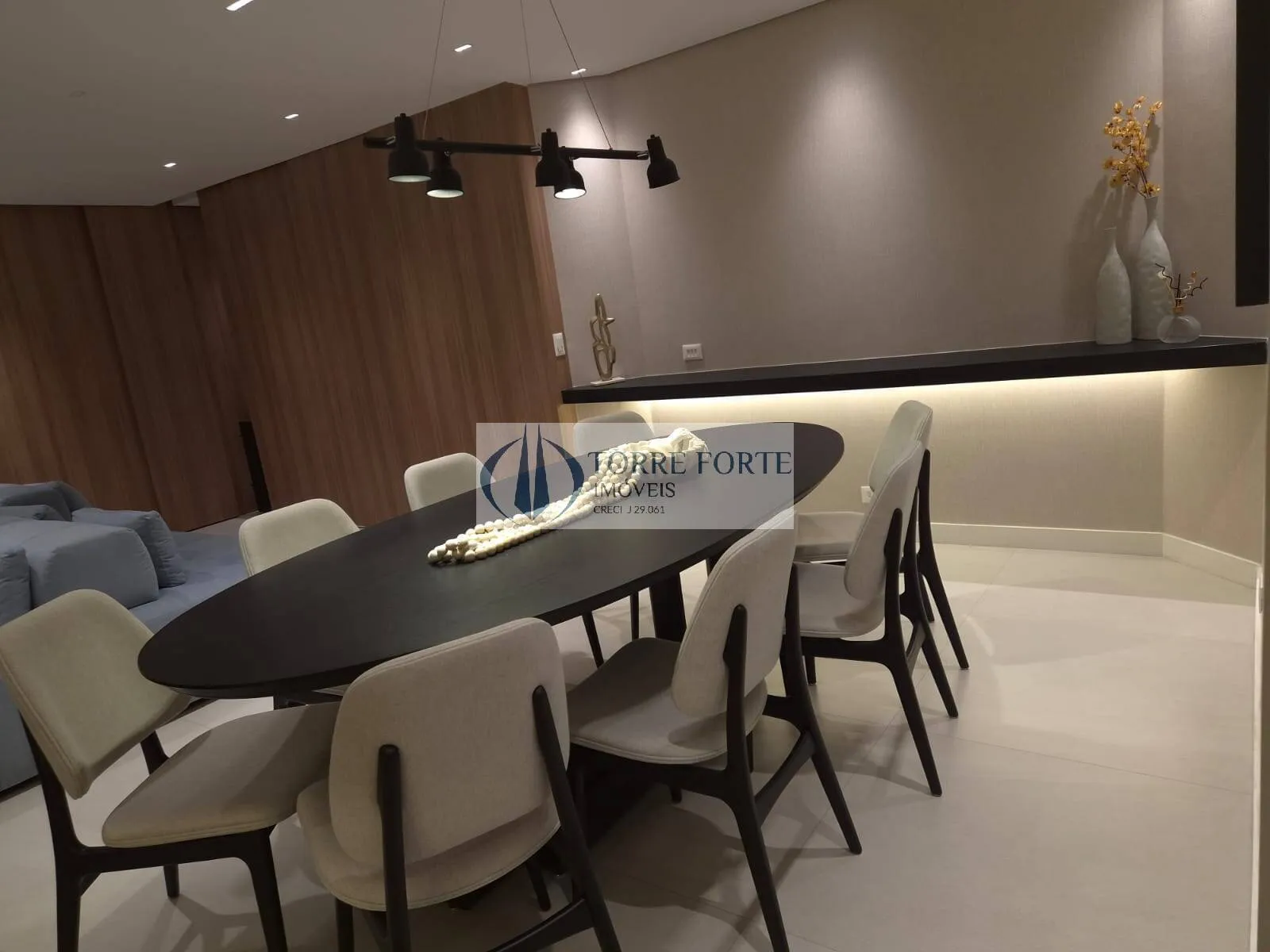 Imagem Excelente apartamento, 170 m² 3 dormitórios sendo 1 suíte máster com closet