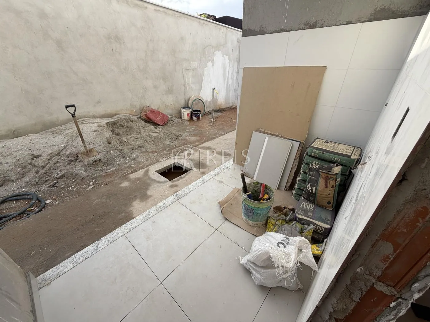 Imagem Casa para Venda em Rio das Ostras, Viverde, 3 dormitórios, 2 suítes, 3 banheiros, 4 vagas