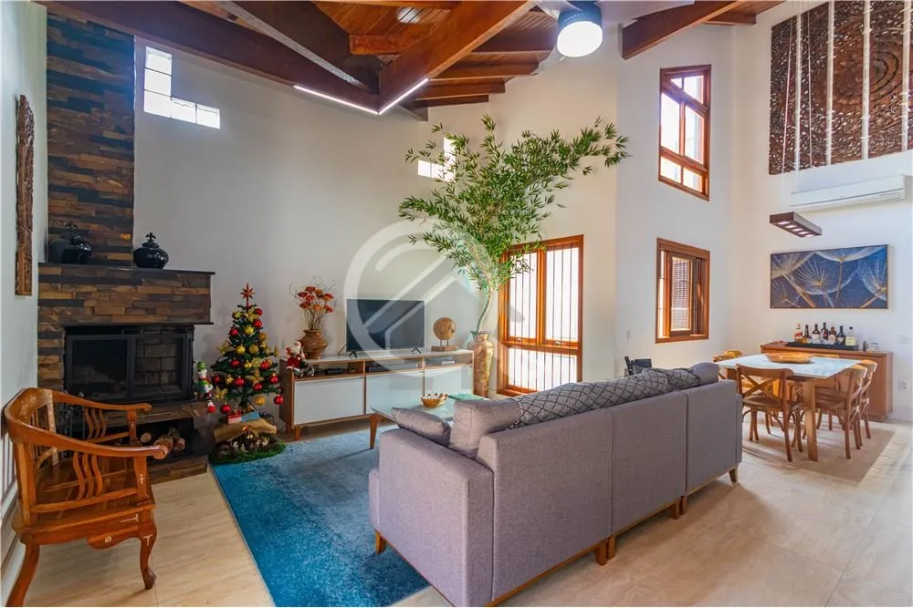 Imagem Esta linda casa de alto padrão é o lugar perfeito para aqueles que buscam conforto, funcionalidade...