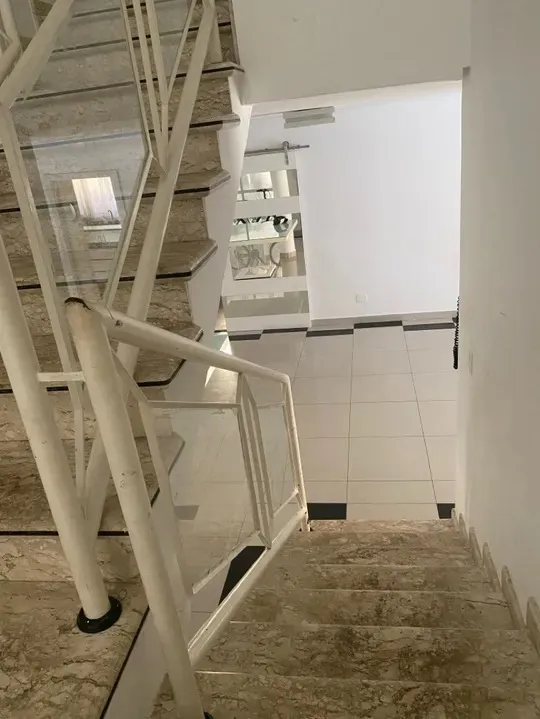 Imagem Casa Sobrado de 360m² Localizada no Granja Olga I!