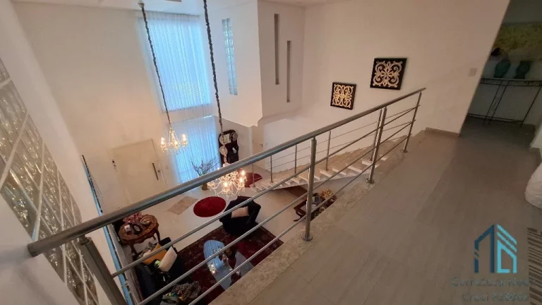 Imagem Casa em condomínio, 05 quartos sendo 04 suítes, 05 vagas, no Bairro Alto em Curitiba PR