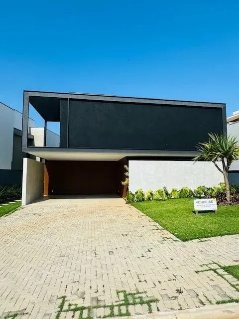 Imagem Sobrado de Alto Padrão à Venda no Alphaville Nova Esplanada 4 - 4 Suítes, Piscina e Energia Solar